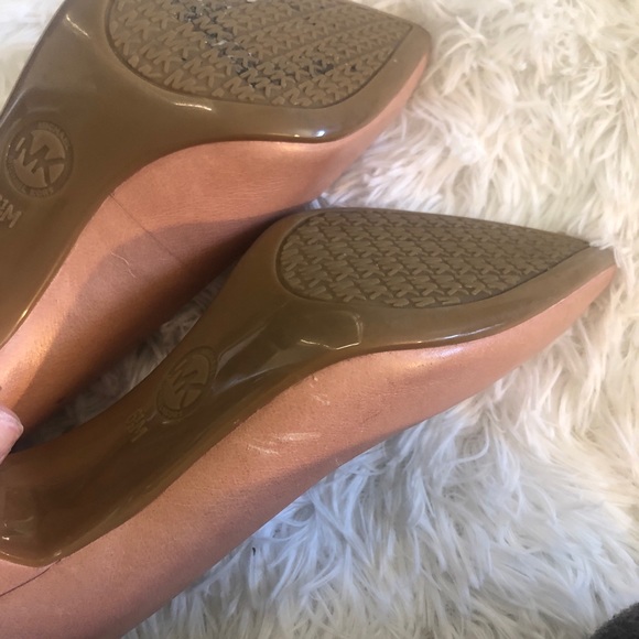 SOLD MK Heels - Picture 4 of 5